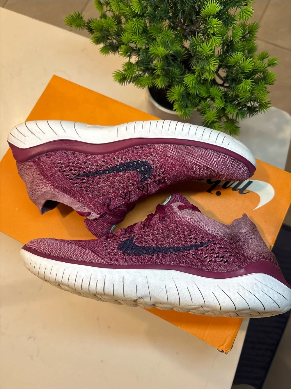 Nike Free Rn Flyknit Beet Root Red Women’s size 8 Rare running shoes